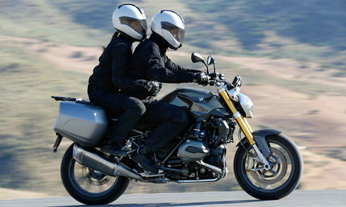 BMW R1200R 2015 giá từ 16.000 USD