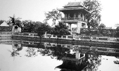 Đúng, bia tiến sĩ đầu tiên được dựng năm 1484