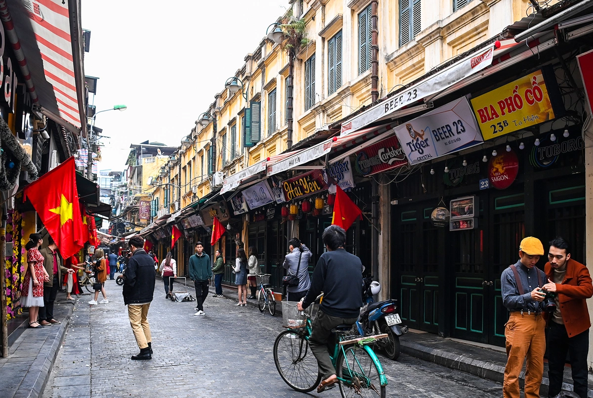 Hà Nội 2026 đi đâu chơi, ăn uống? Cẩm nang "phá đảo" địa điểm du lịch Hà Nội từ A-Z cho mùa hè rực rỡ