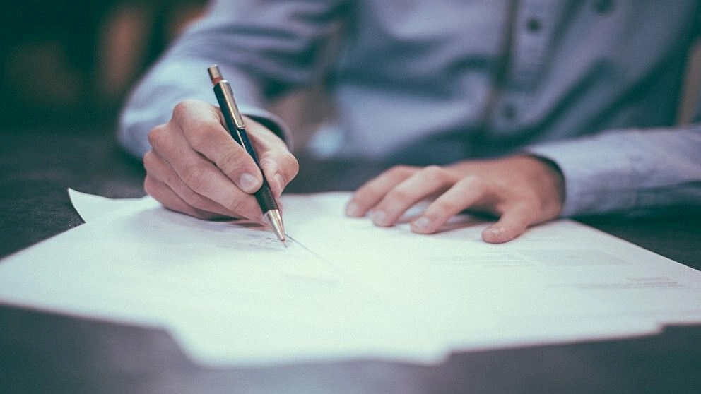 Mua bán đất bằng giấy viết tay, cần lưu ý gì để đỡ thua thiệt?