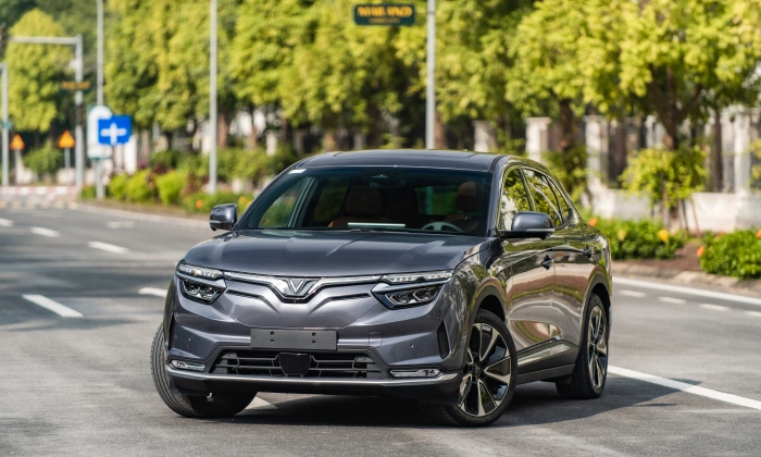 View - VinFast VF8 2022: giá lăn bánh 4/2024, TSKT, đánh giá chi tiết: giá lăn bánh 4/2024, TSKT, đánh giá chi tiết