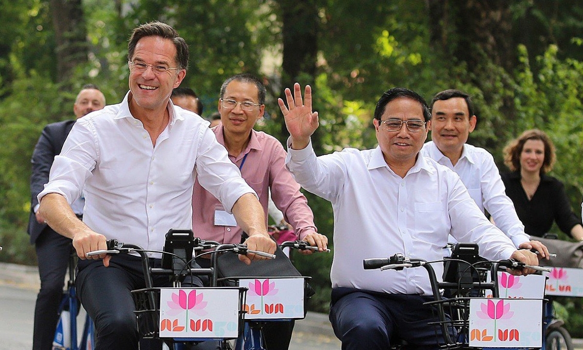 Gallery - Thủ tướng Việt Nam, Hà Lan đạp xe trên phố Hà Nội - VnExpress