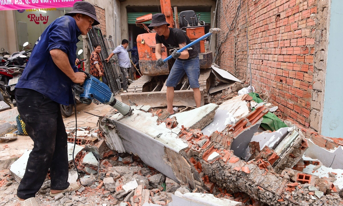 Gallery - Người dân dỡ nhà, giao đất mở rộng đường cửa ngõ Sài Gòn
- VnExpress