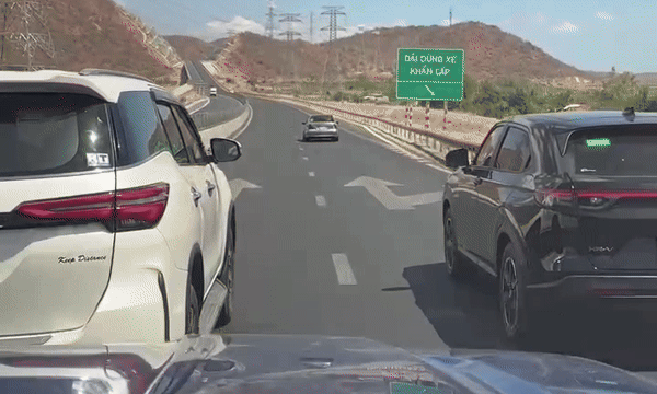 Gallery - Nghĩa vụ nhường đường trên cao tốc - VnExpress