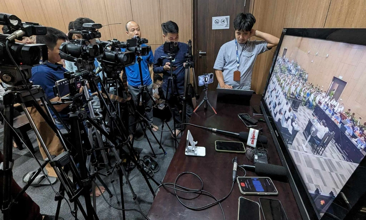 View - 'Nhà báo cần được ghi âm, ghi hình phiên tòa từ khai mạc đến kết thúc'