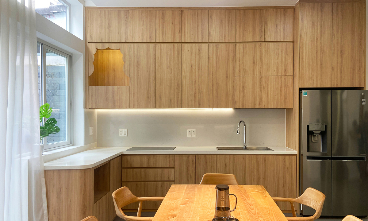 Gallery - Nhà ống 100 m2 'không bí bách' nhờ 3 giải pháp lấy sáng - VnExpress