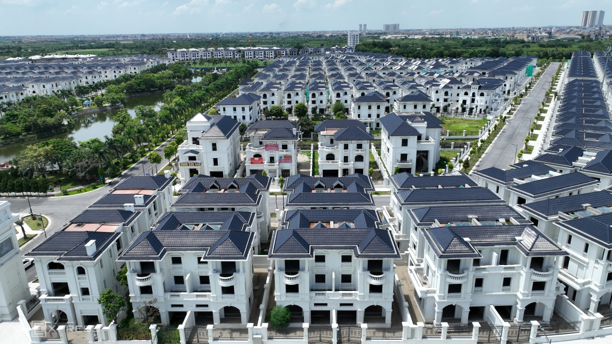 Gallery - Hàng nghìn biệt thự bỏ hoang nơi đất đấu giá 130 triệu một m2 - Báo VnExpress