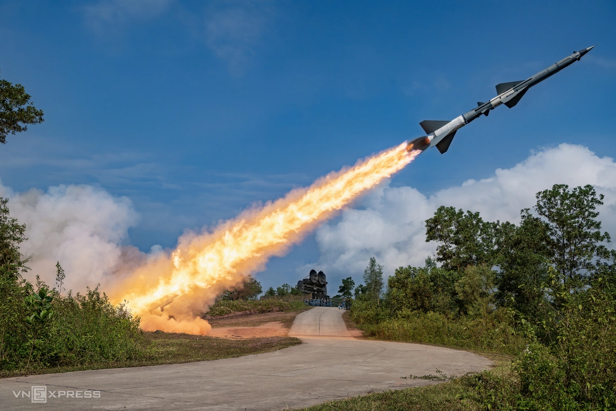 Gallery - Pháo phòng không, tên lửa diễn tập diệt mục tiêu - Báo VnExpress