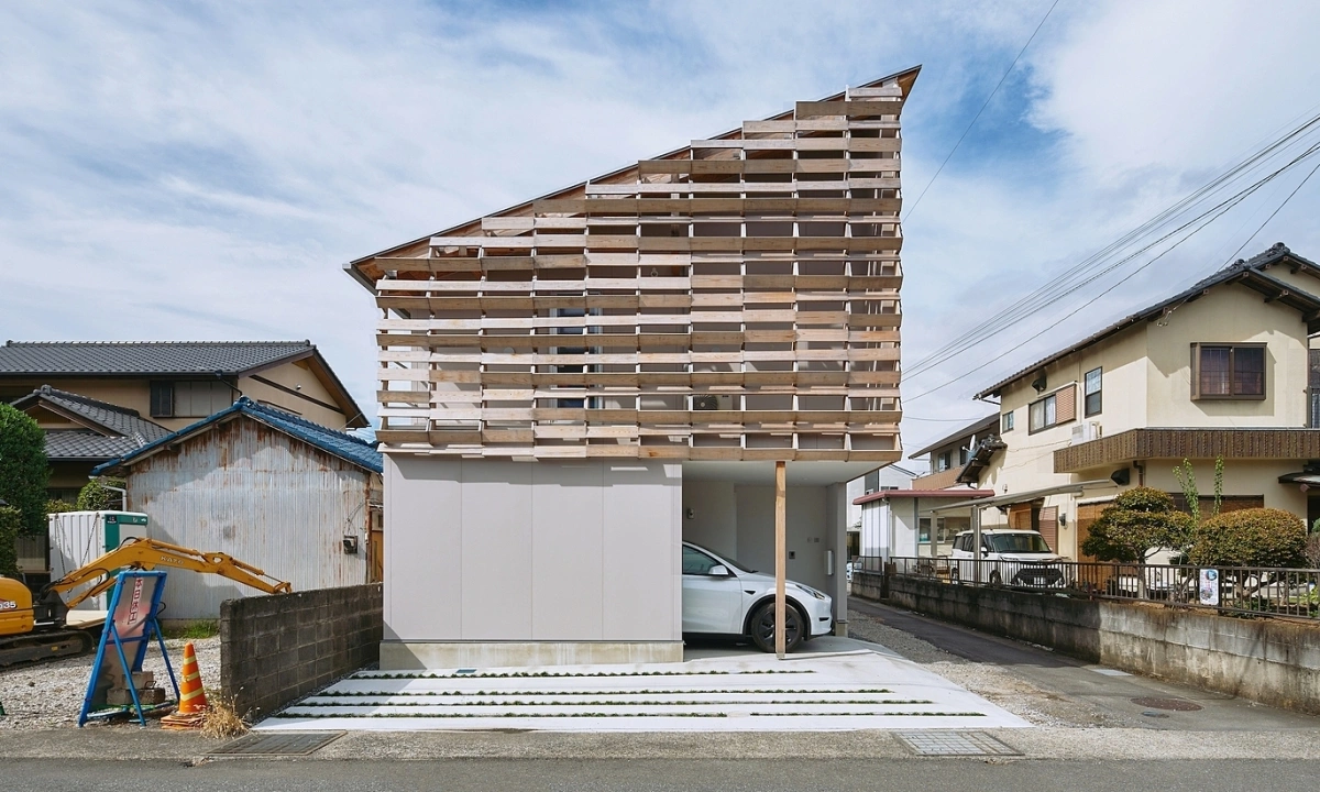 Gallery - Nhà phố che rèm gỗ kín mặt tiền để cản tiếng ồn - Báo VnExpress