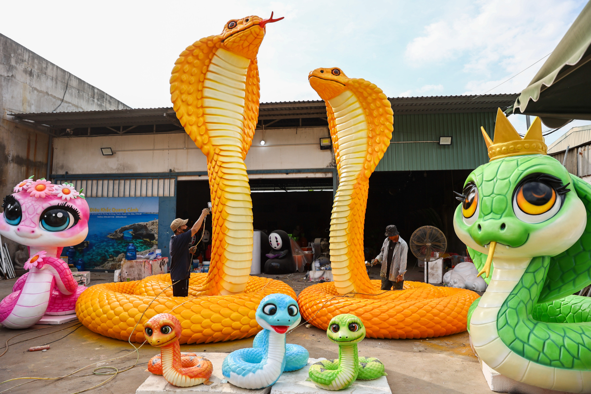 Gallery - Xưởng chế tác mô hình rắn khổng lồ ở TP HCM - Báo VnExpress