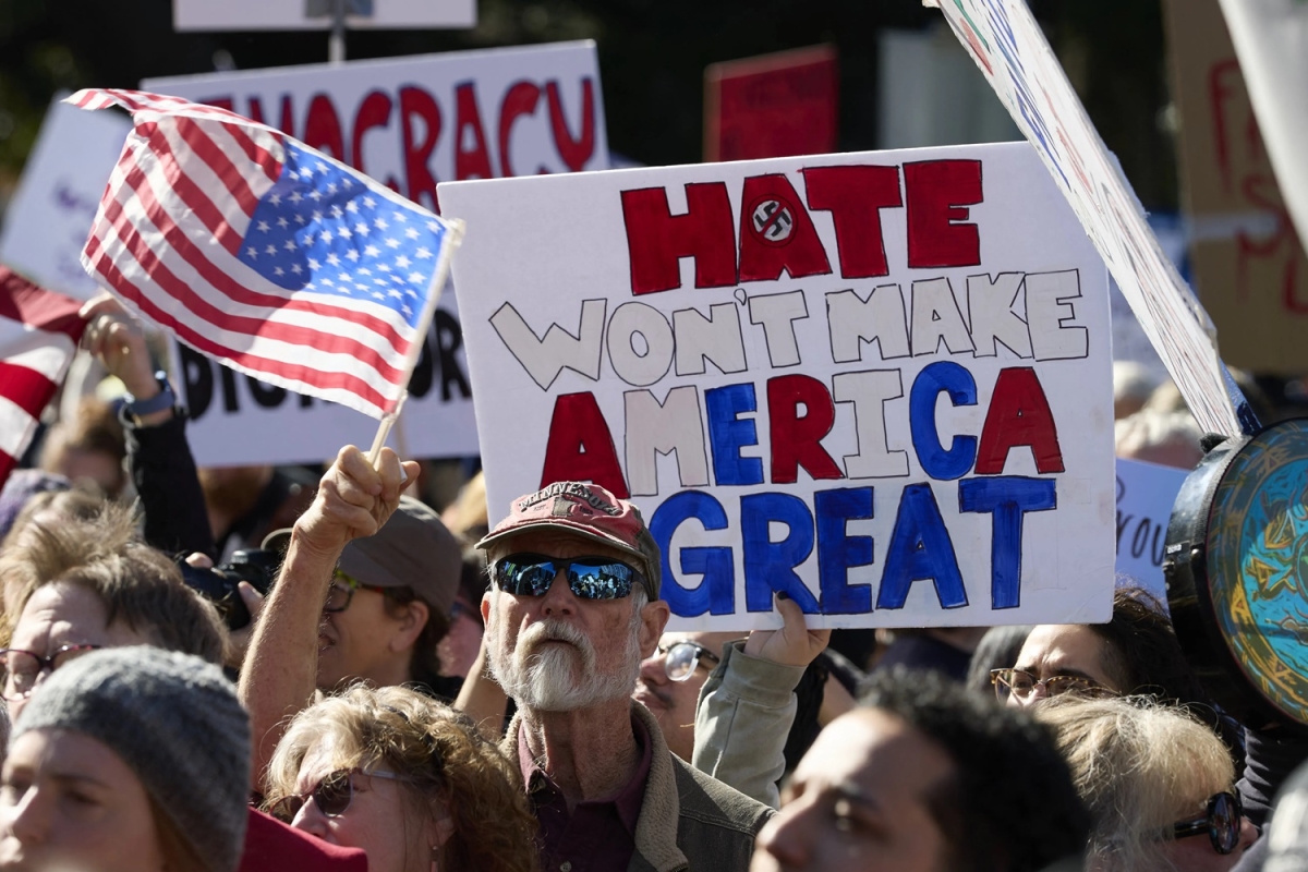 Gallery - Hàng nghìn người Mỹ biểu tình phản đối chính sách của ông Trump - Báo VnExpress