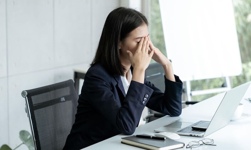 Nhân viên ngân hàng mất việc tuổi 40 vì làn sóng sa thải