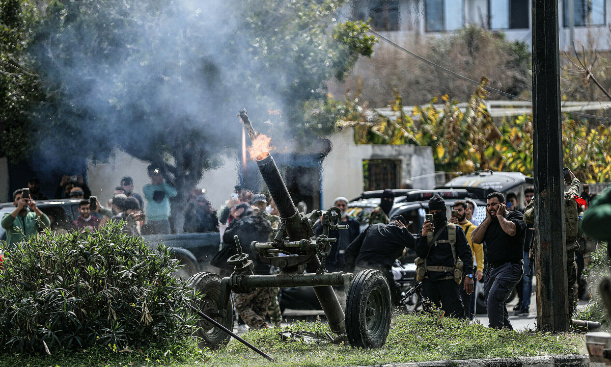 Quân đội Syria truy quét phe trung thành với ông Assad, 200 người chết - Báo VnExpress