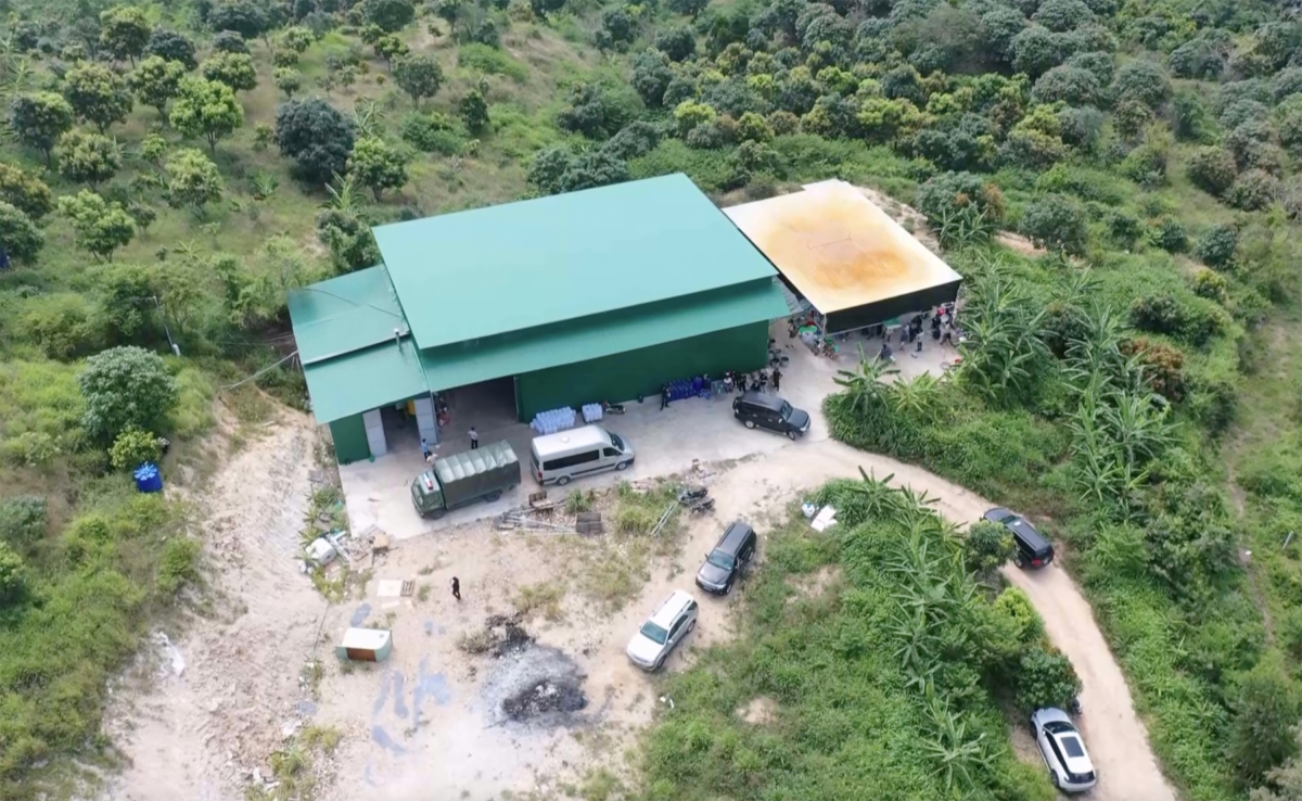 ‘Phút cân não’ đột kích xưởng sản xuất ma túy ketamin lớn nhất nước ‘Phút cân não’ đột kích xưởng sản xuất ma túy ketamin lớn nhất nước