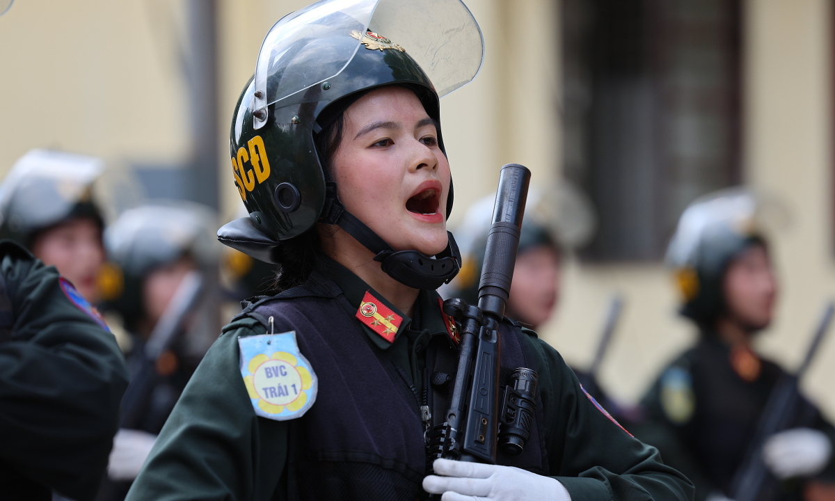 Gallery - Hơn 3.400 cảnh sát luyện diễu binh dịp 30/4 - Báo VnExpress