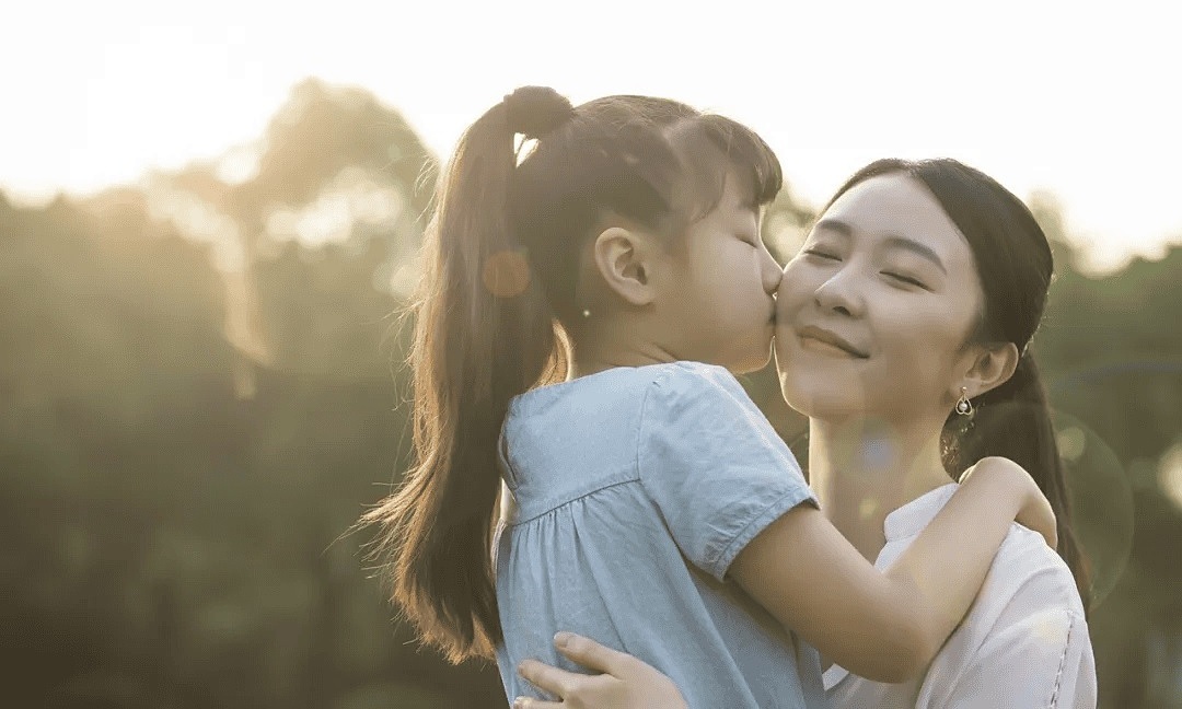 Người mẹ kế khiến cả làng tôi bỏ định kiến 'dì ghẻ - con chồng'
