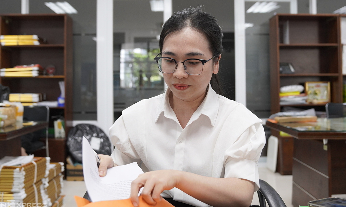 100% công chức cấp huyện chuyển về xã sau sáp nhập - Báo VnExpress