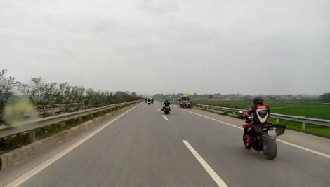 Nằm Mơ Thấy Chạy Xe Tốc Độ Cao Có Ý Nghĩa Gì