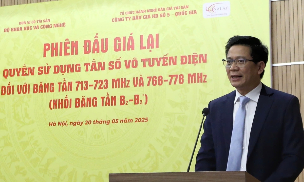 Băng tần 'kim cương' 700 MHz cho 5G có chủ