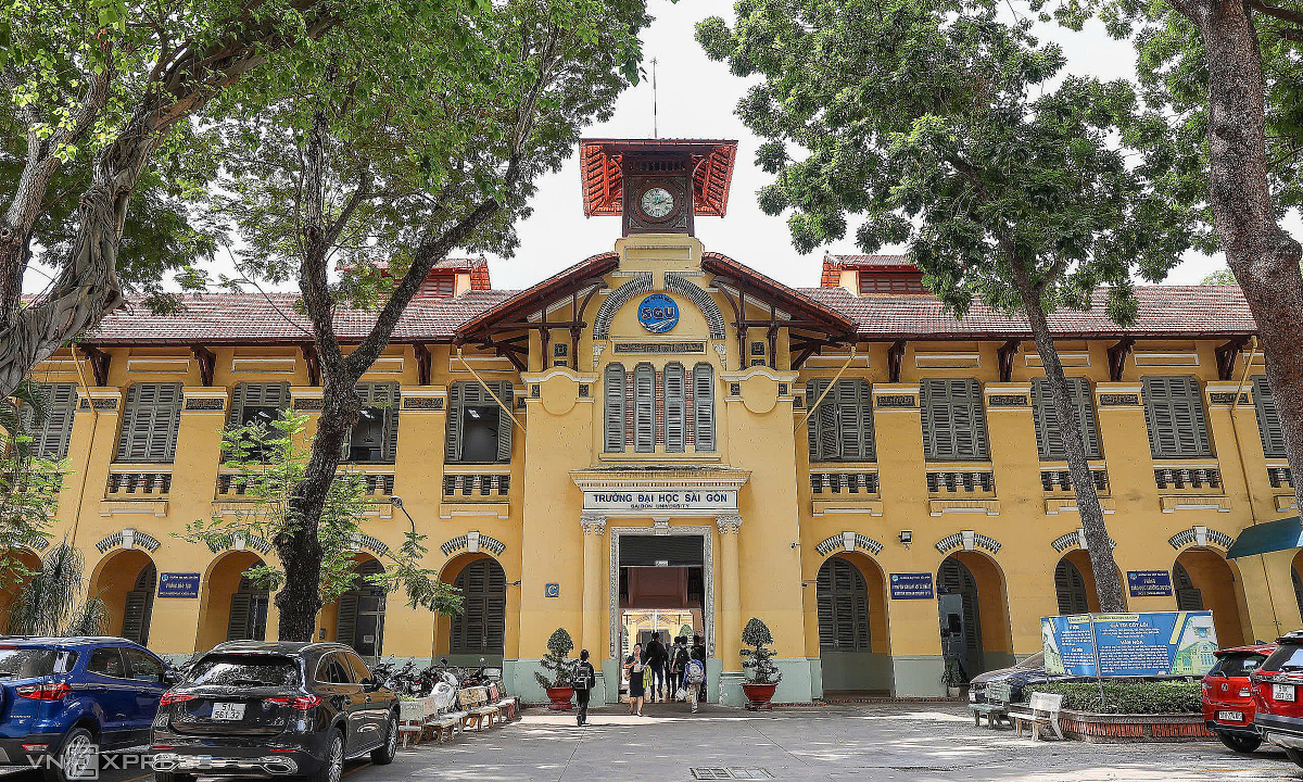 Gallery - Trường đại học duy nhất có kiến trúc trăm tuổi ở TP HCM - Báo VnExpress