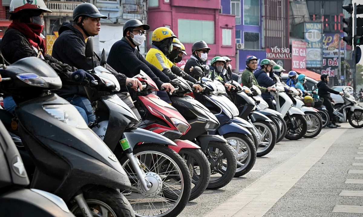 Bàn lùi cấm xe máy Bàn lùi cấm xe máy