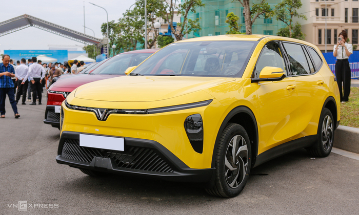 VinFast Limo Green: giá lăn bánh 3/2026, TSKT, đánh giá chi tiết