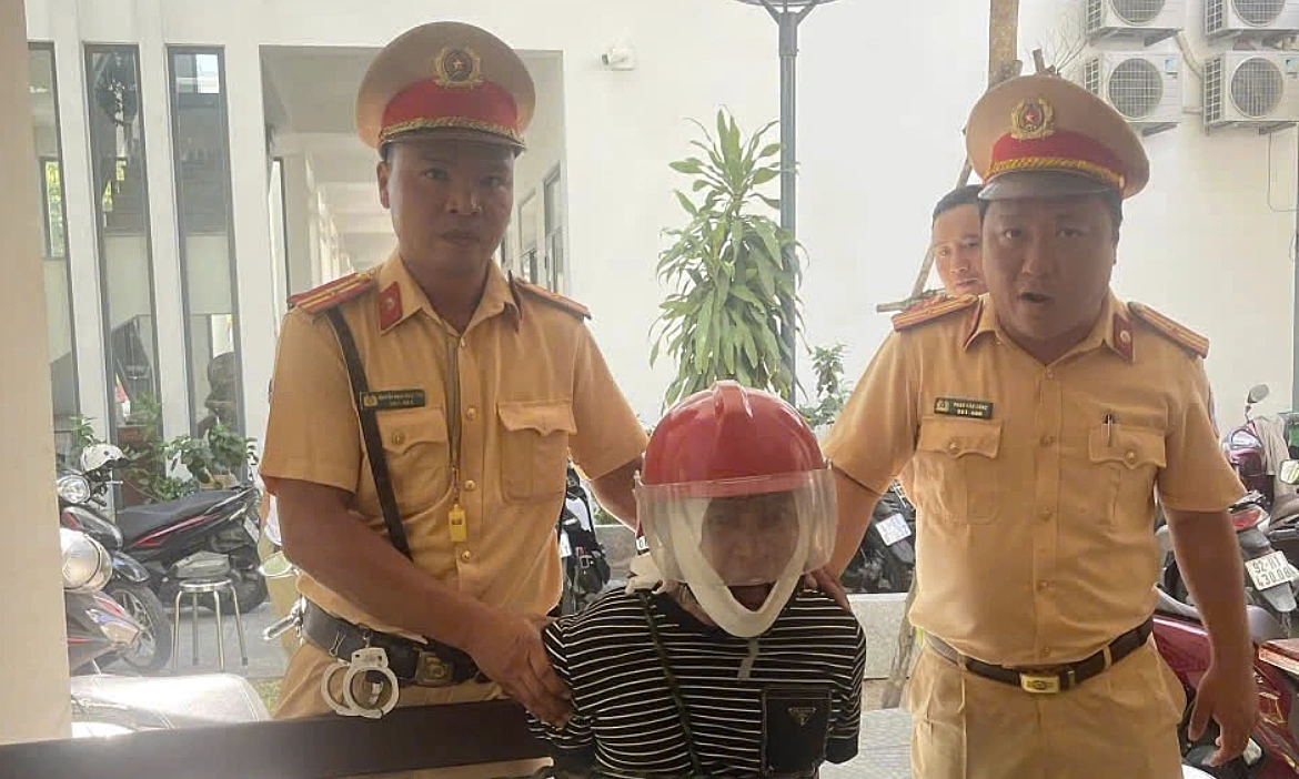 Bế Tận Tai: Tài Xế Công Nghệ Thoát Khỏi Tình Huống Khủng Khiếp Khi Chở Khách 'Ngáo Đá' ở Đà Nẵng