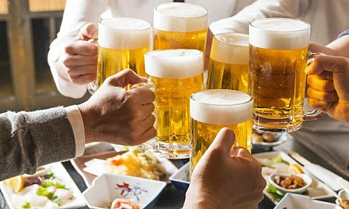 Người Việt tiêu thụ bao nhiêu lít bia một năm? Người Việt tiêu thụ bao nhiêu lít bia một năm?