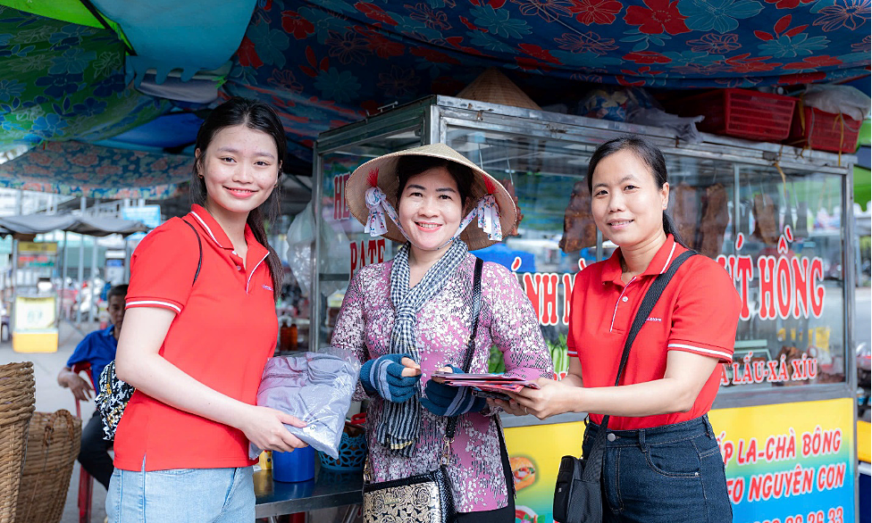 Viettel: Triết Lý 'Chạm' - Đưa Công Nghệ Di Động Đến Gần Người Dân Hơn