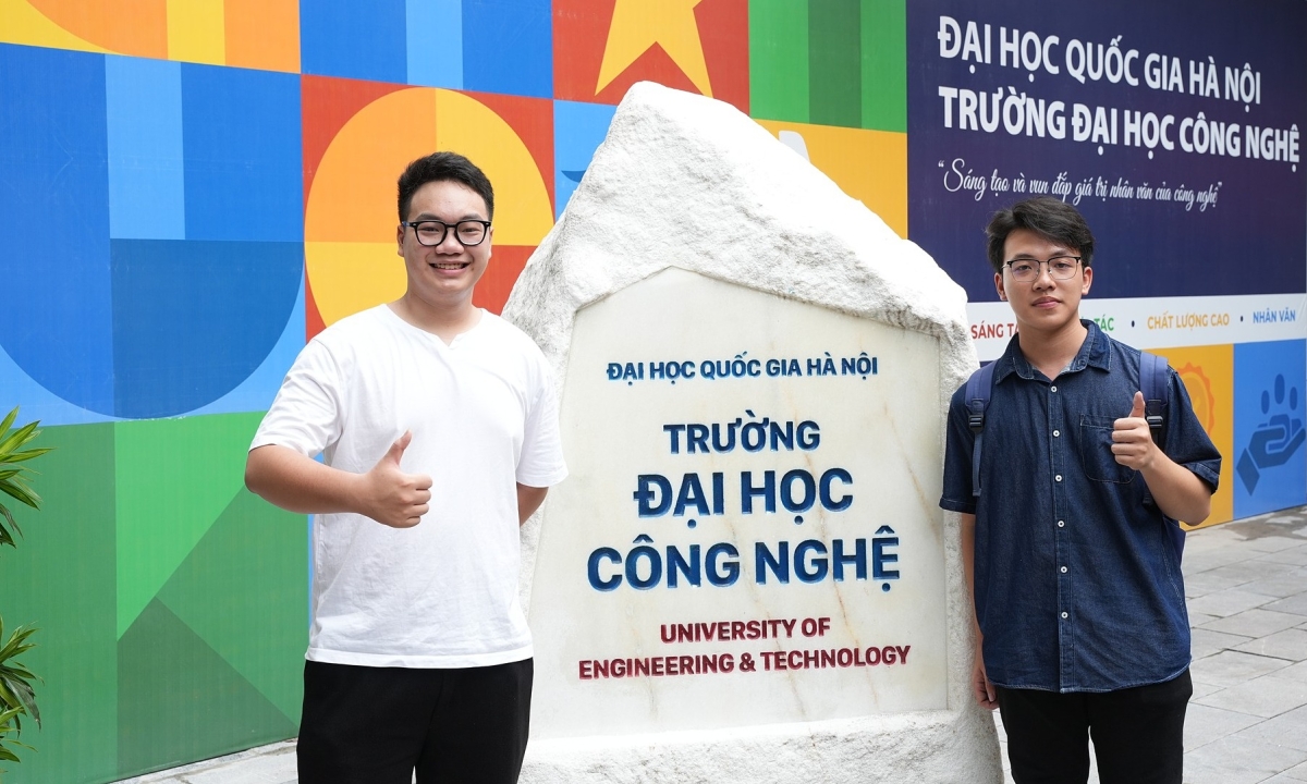 Kỳ Tích Tuyển Sinh: Hơn 190 Sinh Viên Đại Học Công Nghệ Đạt Điểm Tuyệt Đối 30/30!