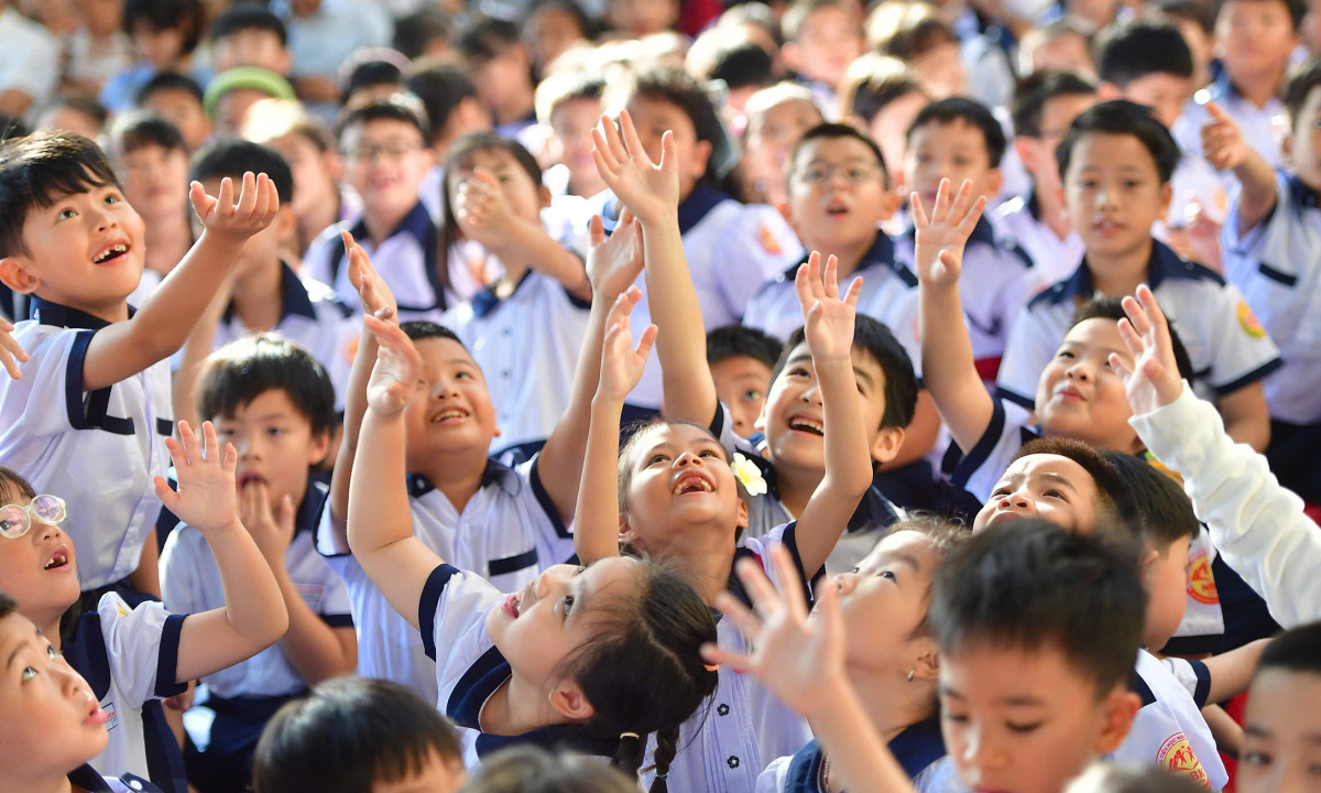 View - Không khí khai giảng rộn ràng khắp cả nước - Báo VnExpress