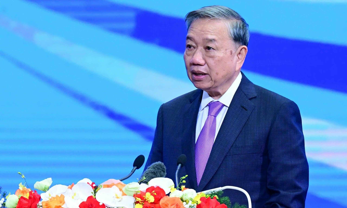 Tổng Bí thư: 'Khoa học công nghệ là con đường sống còn'