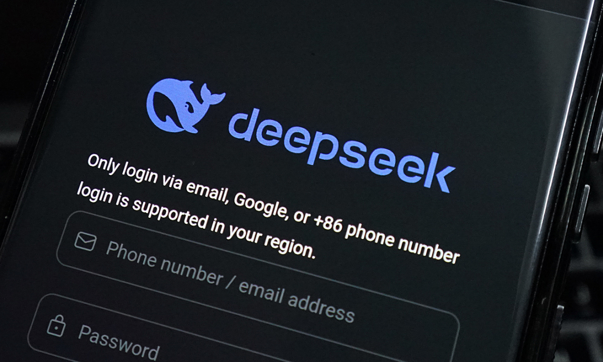 DeepSeek ra mô hình AI 'giảm nửa chi phí khi suy luận'