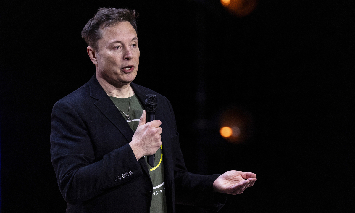 Musk thách chuyên gia AI thi lập trình với Grok 5