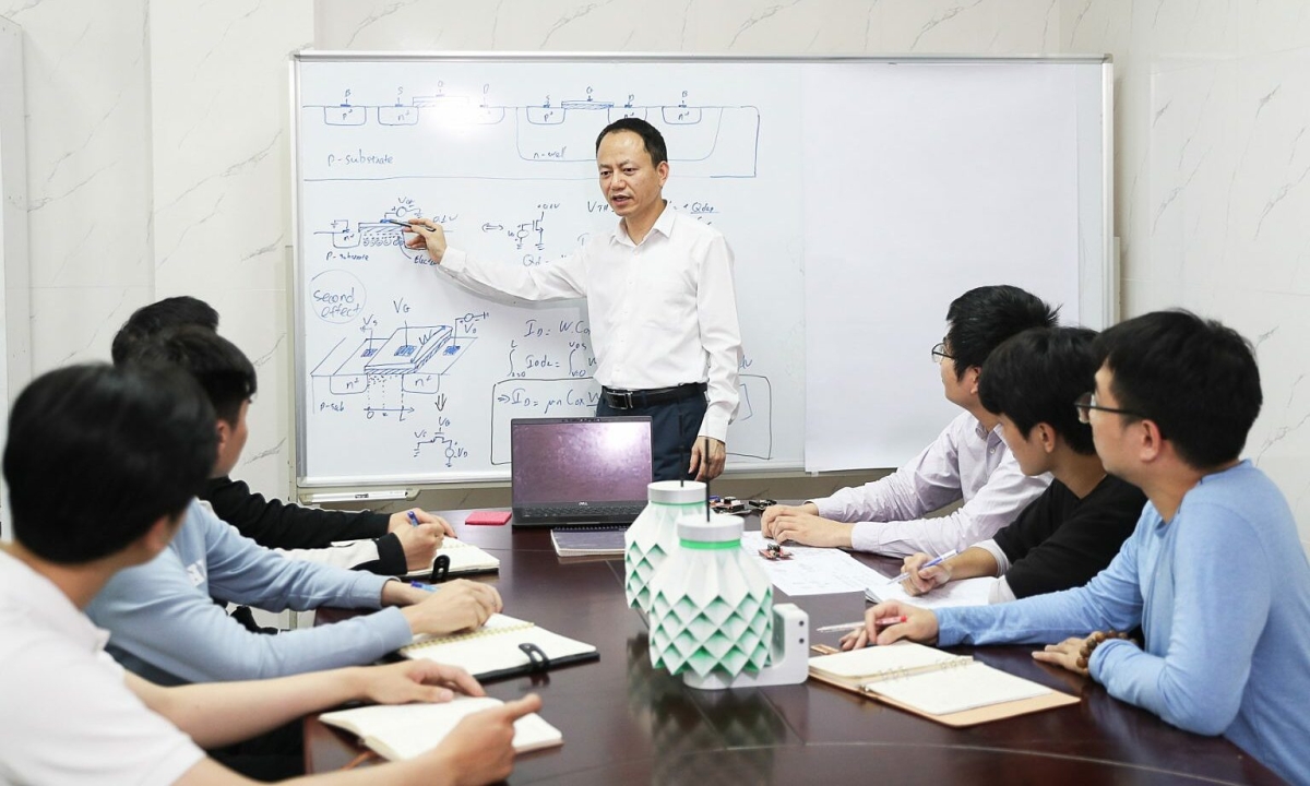 'Nhân lực bán dẫn Việt còn thiếu độ dày trong đào tạo, nghiên cứu'
