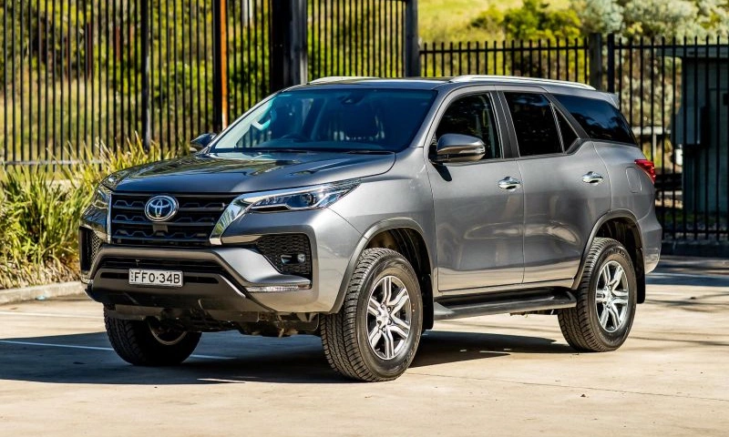 Doanh số thua xa đối thủ, Toyota Fortuner bị khai tử - Báo VnExpress