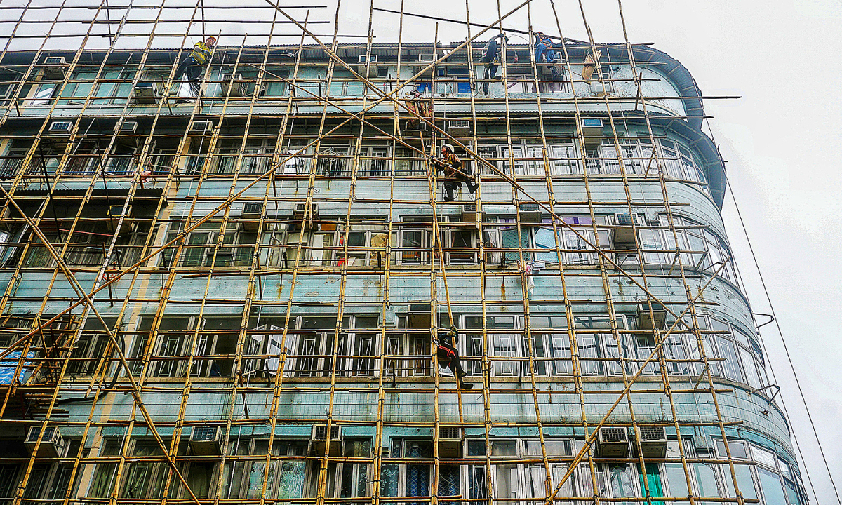 Tại sao Hong Kong vẫn dùng tre làm giàn giáo?