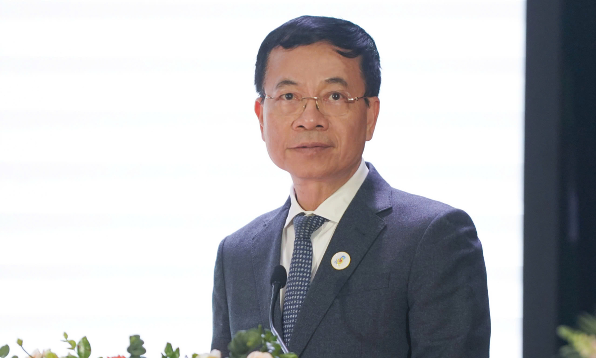 Bộ trưởng Nguyễn Mạnh Hùng: "Thanh niên hãy dấn thân, nhận việc thách thức"