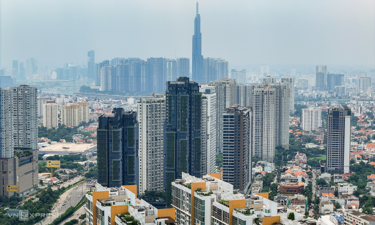 "Cần siết tín dụng bất động sản để hạ nhiệt giá nhà"