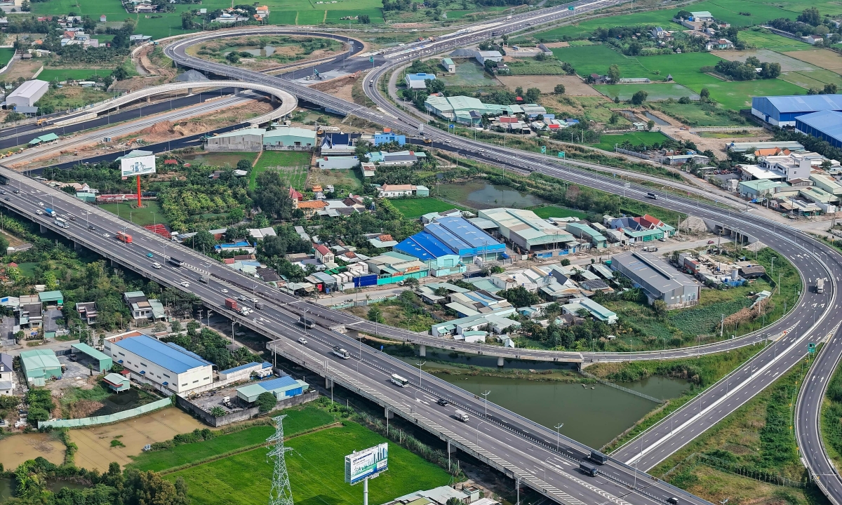 Gallery - Diện mạo nút giao 3 cao tốc nối TP HCM với miền Tây - Báo VnExpress