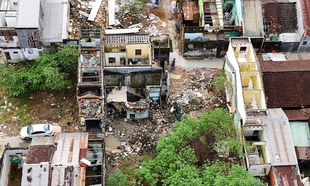 Gallery - Kinh thành Huế nhếch nhác do nhà dân chưa hạ giải - Báo VnExpress