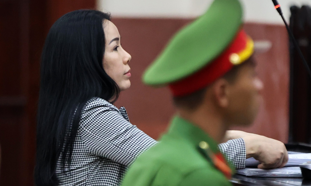 Người 'xúc phạm vợ chồng bà Nguyễn Phương Hằng' bị truy tố