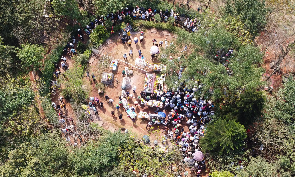 View - Hiện trạng huyệt đạo thiêng Am Tiên trước chỉnh trang - Báo VnExpress