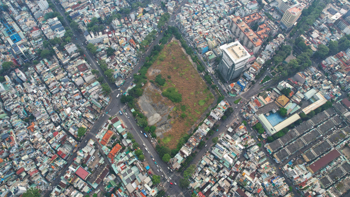 View - Hiện trạng 9 khu 'đất vàng' ở TP HCM sẽ thành vườn hoa Tết - Báo VnExpress