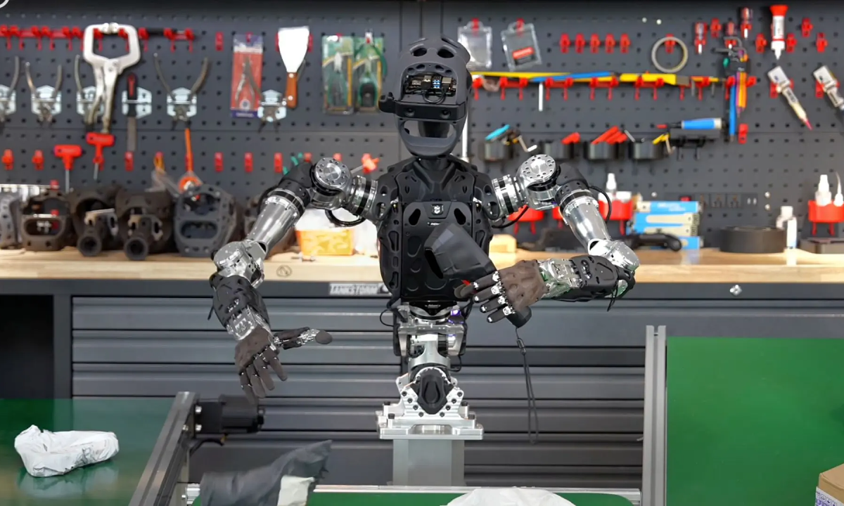 Robot hình người Trung Quốc tự học không cần hiệu chỉnh