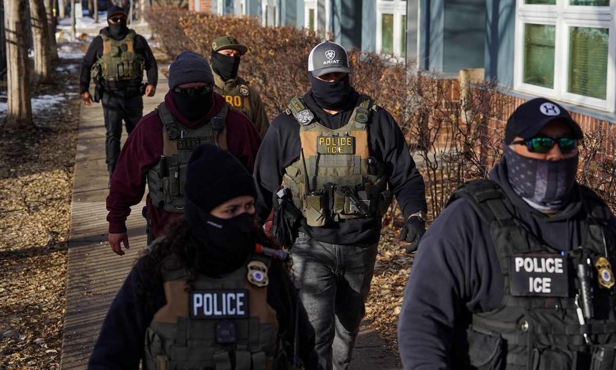 Quyền 'miễn trừ tuyệt đối' của đặc vụ ICE thời ông Trump ...