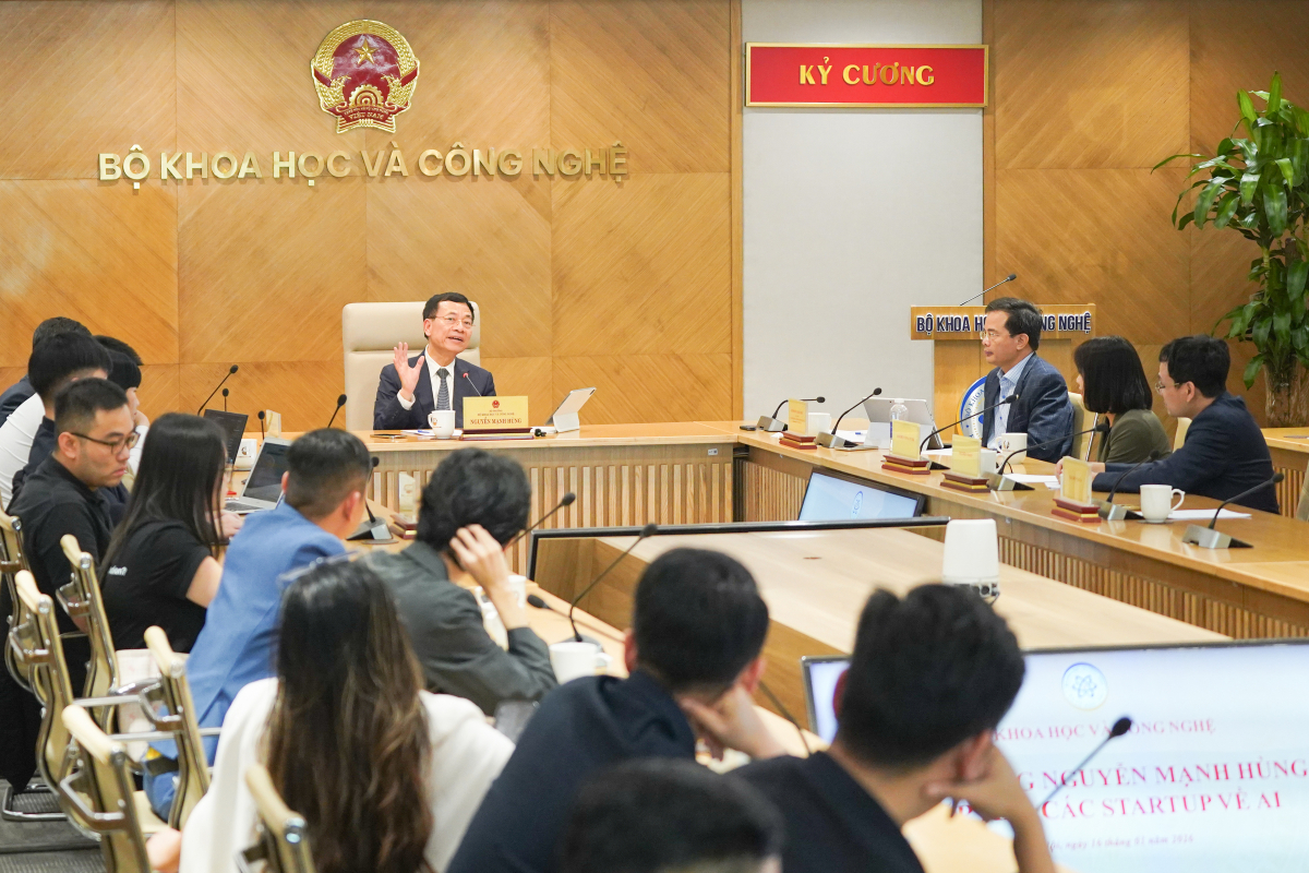 Bộ trưởng Nguyễn Mạnh Hùng: "Tài sản lớn nhất của startup là tìm được vấn đề"