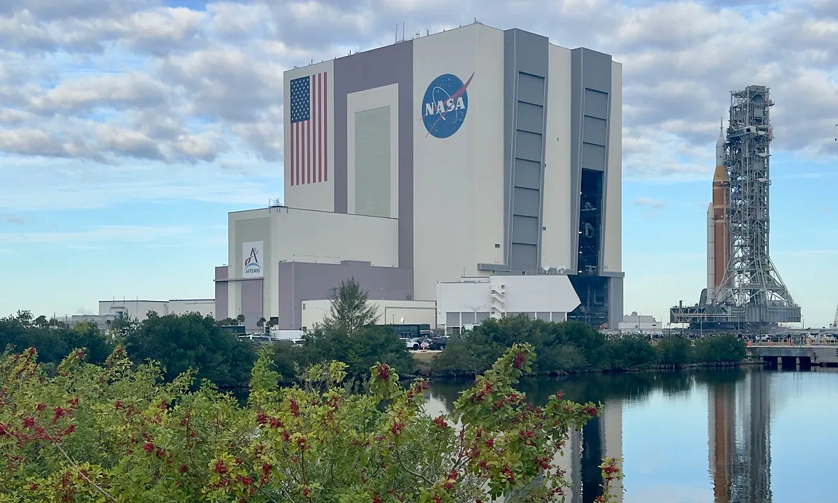 Tên lửa mạnh nhất của NASA sẵn sàng đưa người lên Mặt Trăng