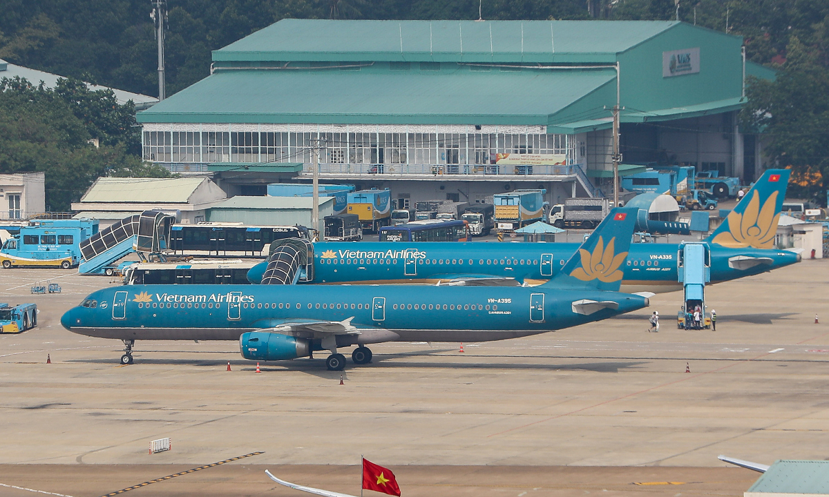 Giá vé máy bay, tàu Tết tăng cao dù nguồn cung kỷ lục