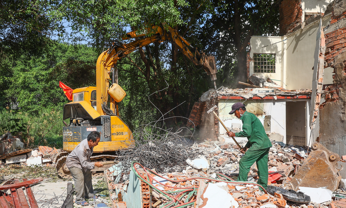 Gallery - Người dân tháo dỡ nhà, giao mặt bằng cải tạo rạch Xuyên Tâm - Báo VnExpress